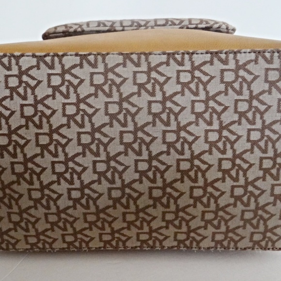 Women's DKNY Brown Large Handbag Pre-owned - Picture 7 of 8